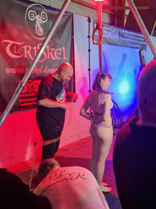 Retour du salon de rennes https://t.co/VAwCeMqYyg<a href="/tag/nightnight"class="tags"><span>#nightnight</span></a>