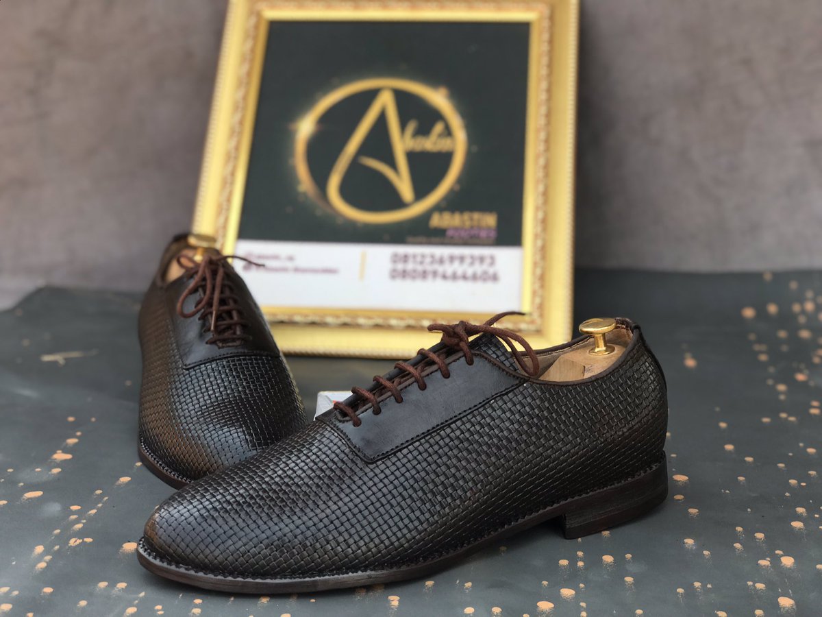 abastinleathers's tweet photo. Massive made by well experienced craftmen
Topnotch from the making
https://t.co/3RoNkeZzRM
Sizes:40 -48
Delivery nationwide 🇳🇬🚛
#shoesinlagos
#shoesaddict #shoegaze #shoeshopping #shoeslover #shoesfashion #fashionweek #vibesofvisuals #officeoutfit #office #officeinspiration https://t.co/tz30dvDWwZ