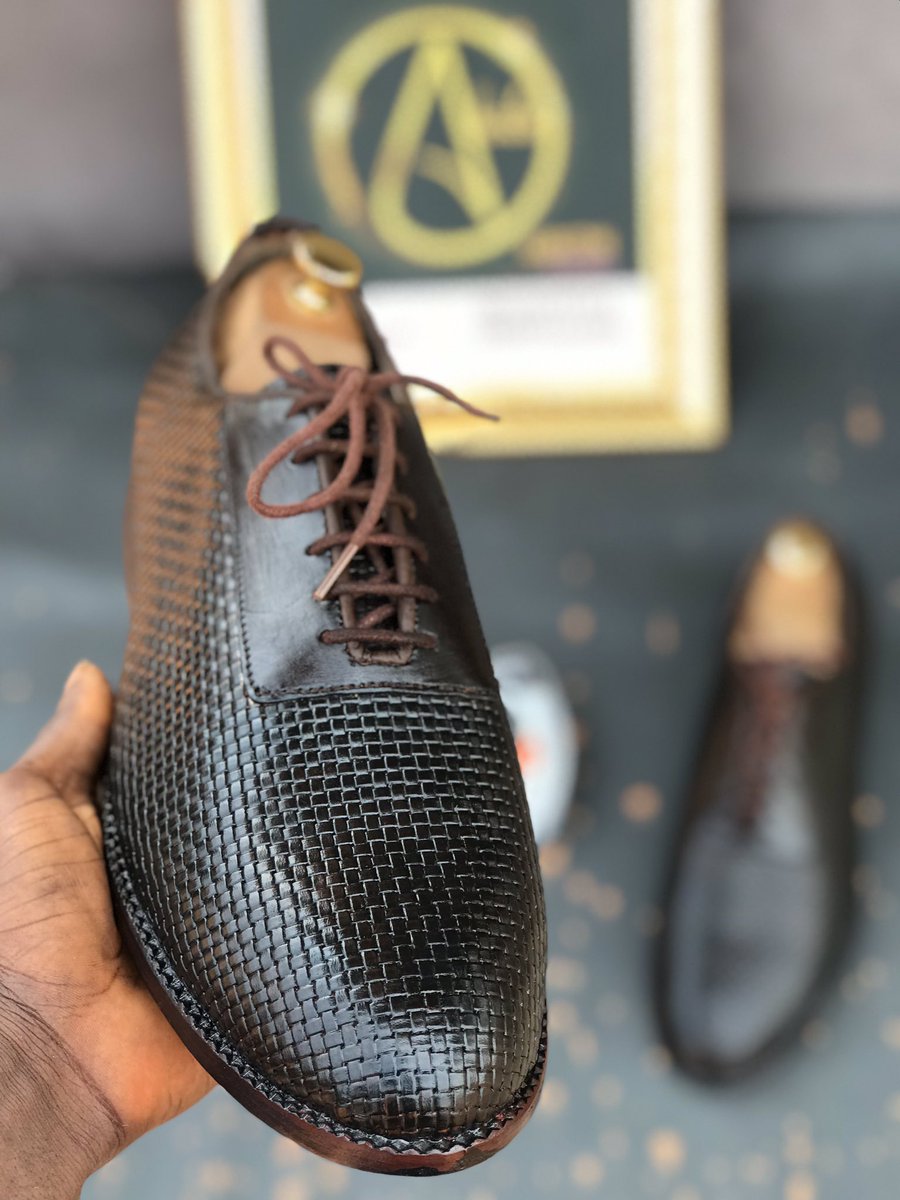 abastinleathers's tweet photo. Massive made by well experienced craftmen
Topnotch from the making
https://t.co/3RoNkeZzRM
Sizes:40 -48
Delivery nationwide 🇳🇬🚛
#shoesinlagos
#shoesaddict #shoegaze #shoeshopping #shoeslover #shoesfashion #fashionweek #vibesofvisuals #officeoutfit #office #officeinspiration https://t.co/tz30dvDWwZ