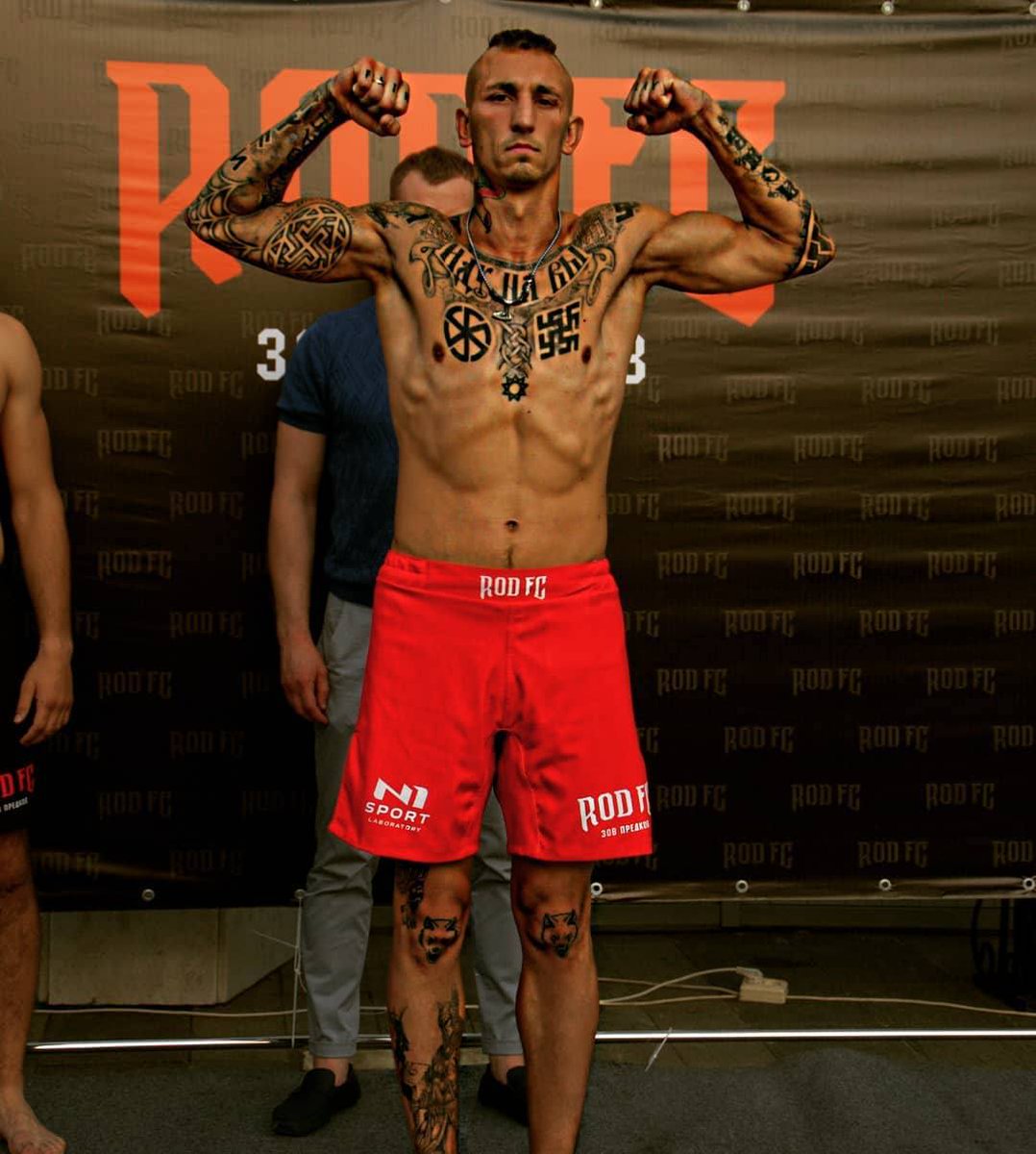 den_kazansky's tweet image. Российский нацист Михаил Турканов получил орден Мужества за «успехи в денацификации» 

В РФ он неоднократно был оштрафован за публичную демонстрацию нацистской символики

На случай, если кто-то еще сомневался, с какой стороны на самом деле воюют нацисты...