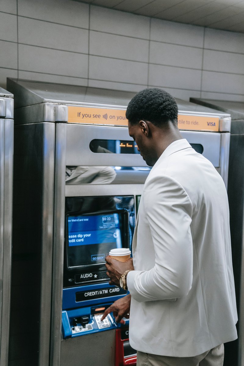 #UseCase : "Améliorer l'expérience client et proposer de nouveaux services." Solution? Une stratégie de cloud hybride ! En savoir plus ? C'est par ici ➡ belux.micropole.com/cas-client/ban… 

#hybridcloud #banking #bancaire #finance #fintechnews