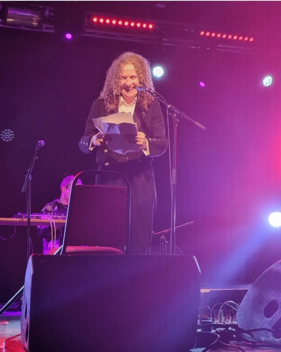 cecily_holland_writer tweet media