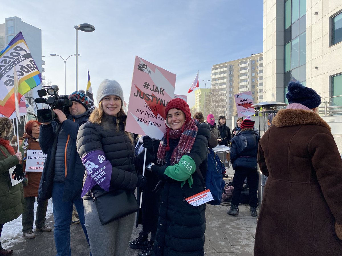 Maggie (@mzelonis) on Twitter photo In front of the court here in Warsaw with <a href="/GemaFRLievana/">Gema Fernández</a>. Inside Justyna of <a href="/aborcyjnydream/">Aborcyjny Dream Team</a> is on trial & facing up to 3 years in prison for helping a woman access abortion pills. People who have an abortion & those who help them cannot be criminalized. <a href="/womenslink/">Women's Link</a> #jakjustyna In front of the court here in Warsaw with <a href="/GemaFRLievana/">Gema Fernández</a>. Inside Justyna of <a href="/aborcyjnydream/">Aborcyjny Dream Team</a> is on trial & facing up to 3 years in prison for helping a woman access abortion pills. People who have an abortion & those who help them cannot be criminalized. <a href="/womenslink/">Women's Link</a> #jakjustyna