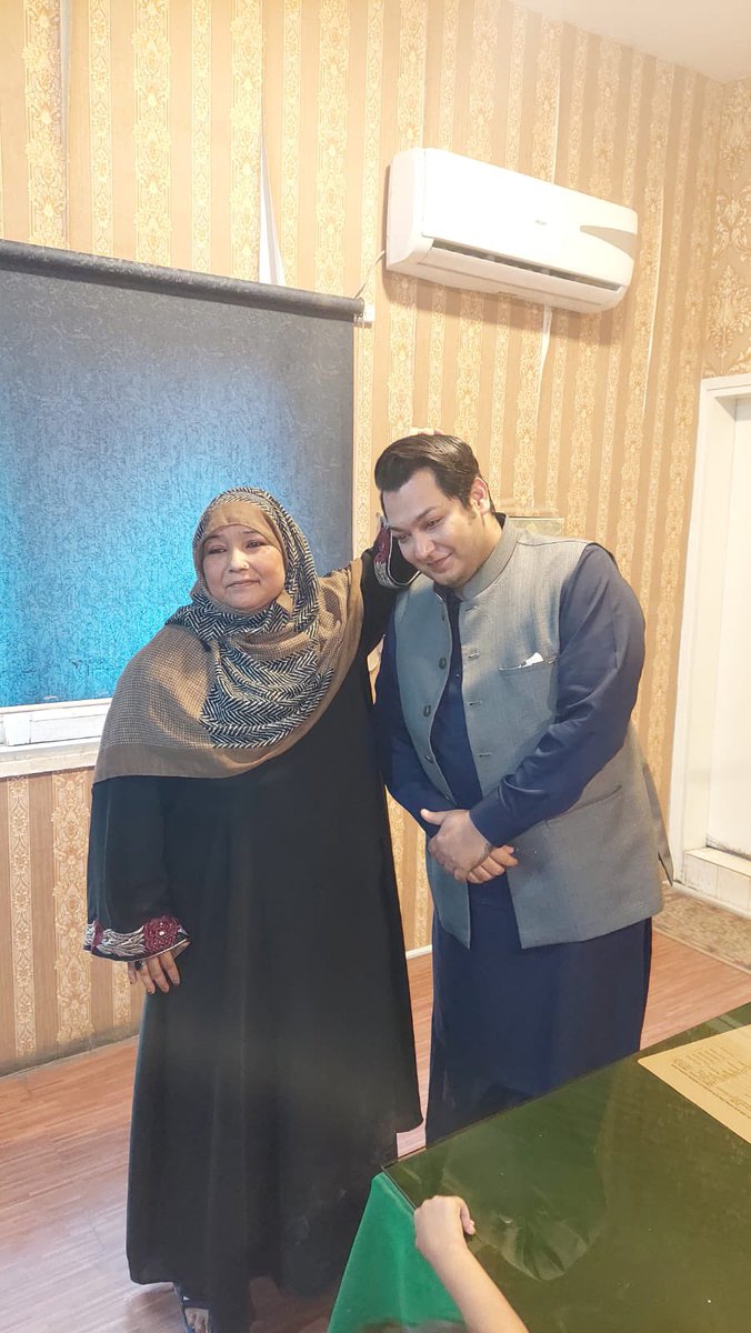 HazimBangwar's tweet photo. Thank you Amma (not my real mom) for your love and prayers. I’m greatful to be at your service. 

#hazimbangwar #achazimbangwar #northnazamabad #sindhgovt #forthepeople #assistantcommissioner https://t.co/E0QCXe9KGs