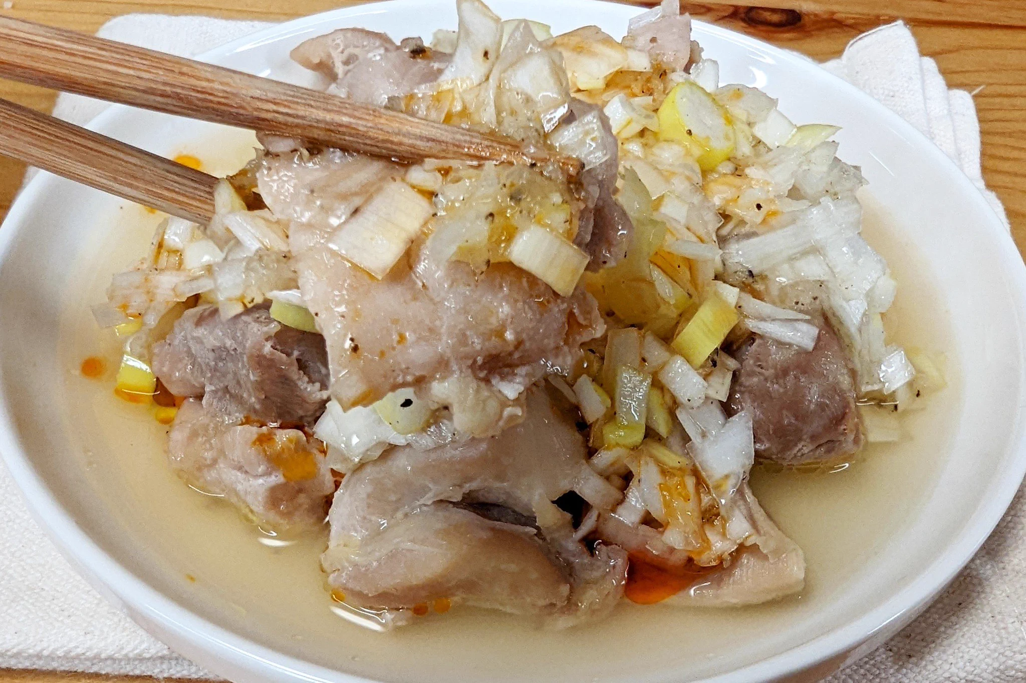 レンジで簡単本格レシピ。美味すぎる「ねぎ塩よだれ鶏」。