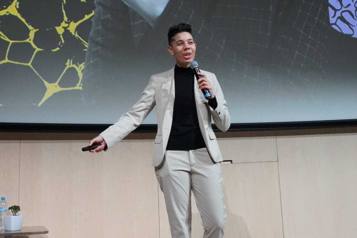 Design Matters tweet media