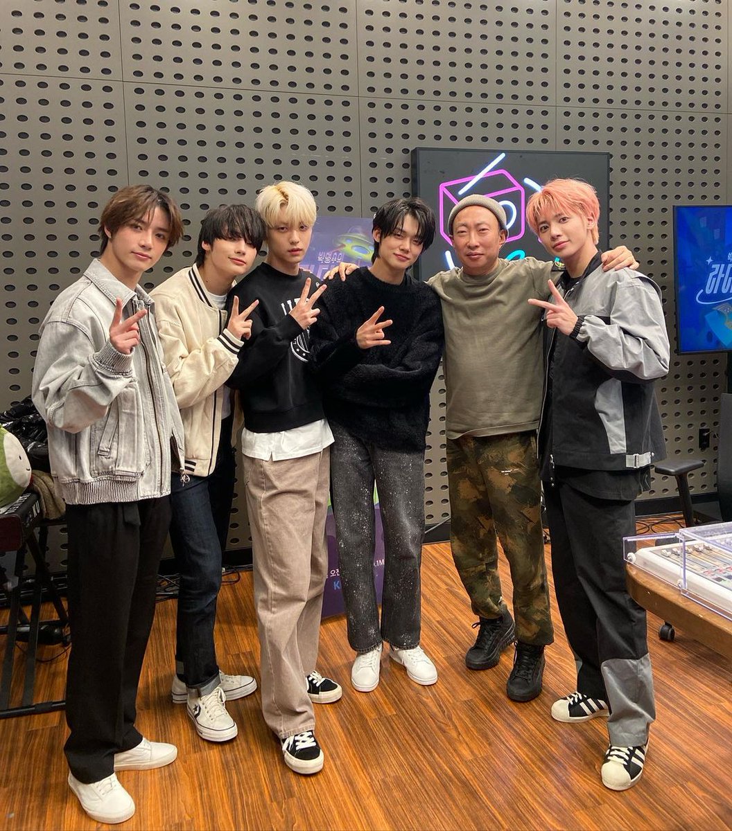 oddcirkus's tweet photo. ▒ CELEB_ #TXT #TOMORROW_X_TOGETHER #수빈
▒ MEDIA & SNS_ 박명수의 라디오 공식 인스타그램
▒ SNEAKERS_ 애슬리 LOW - BLACK
▒ BRAND_ #오드서커스 #oddcirkus
▒ 제품 바로가기
https://t.co/VxdfuZYn9r https://t.co/ddm4FeQvML