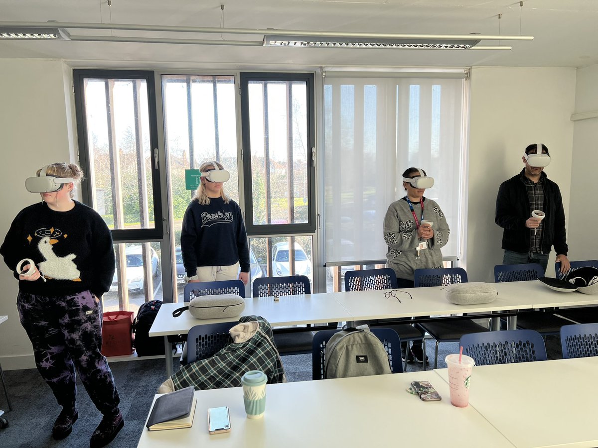 UoGSimulation's tweet photo. Fantastic #VR session with Diagnostic Radiography #UoG students today working through some @vrmedicalsim cases https://t.co/9euTbD3a3O