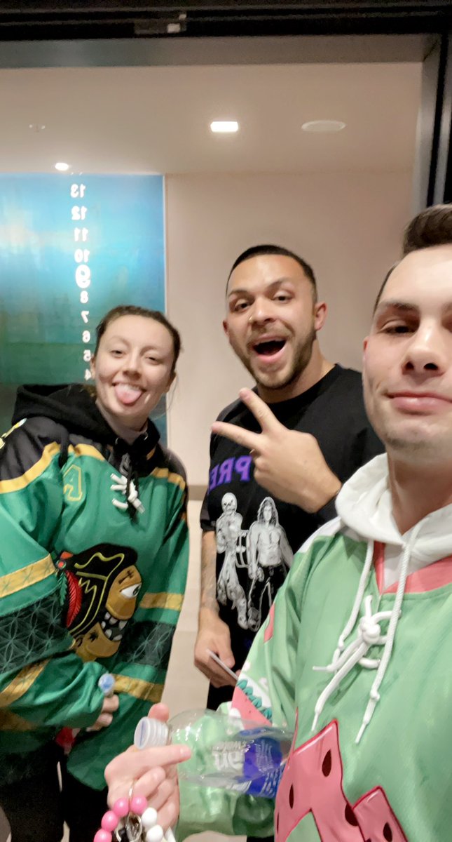 Brandon__Shane's tweet photo. Always a pleasure randomly running into the legend himself @KaiWachiMusic ❤️❤️ https://t.co/uPPsXMg6aL