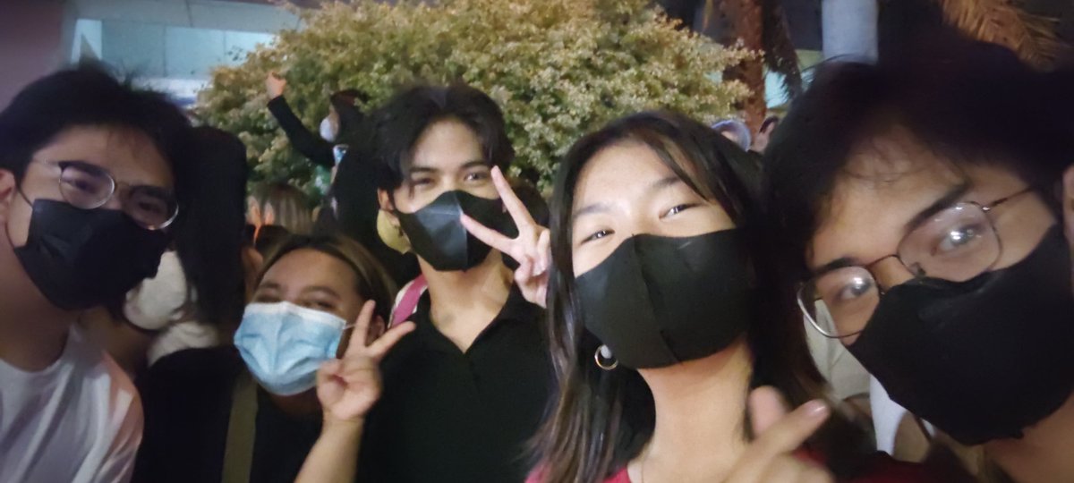 svnlaix's tweet photo. #GROOT123 #ROYALTYC HAD SO MUCH FUNNNN!! IT WAS NICE MEETING U GUYS!! https://t.co/onH1d42RHI