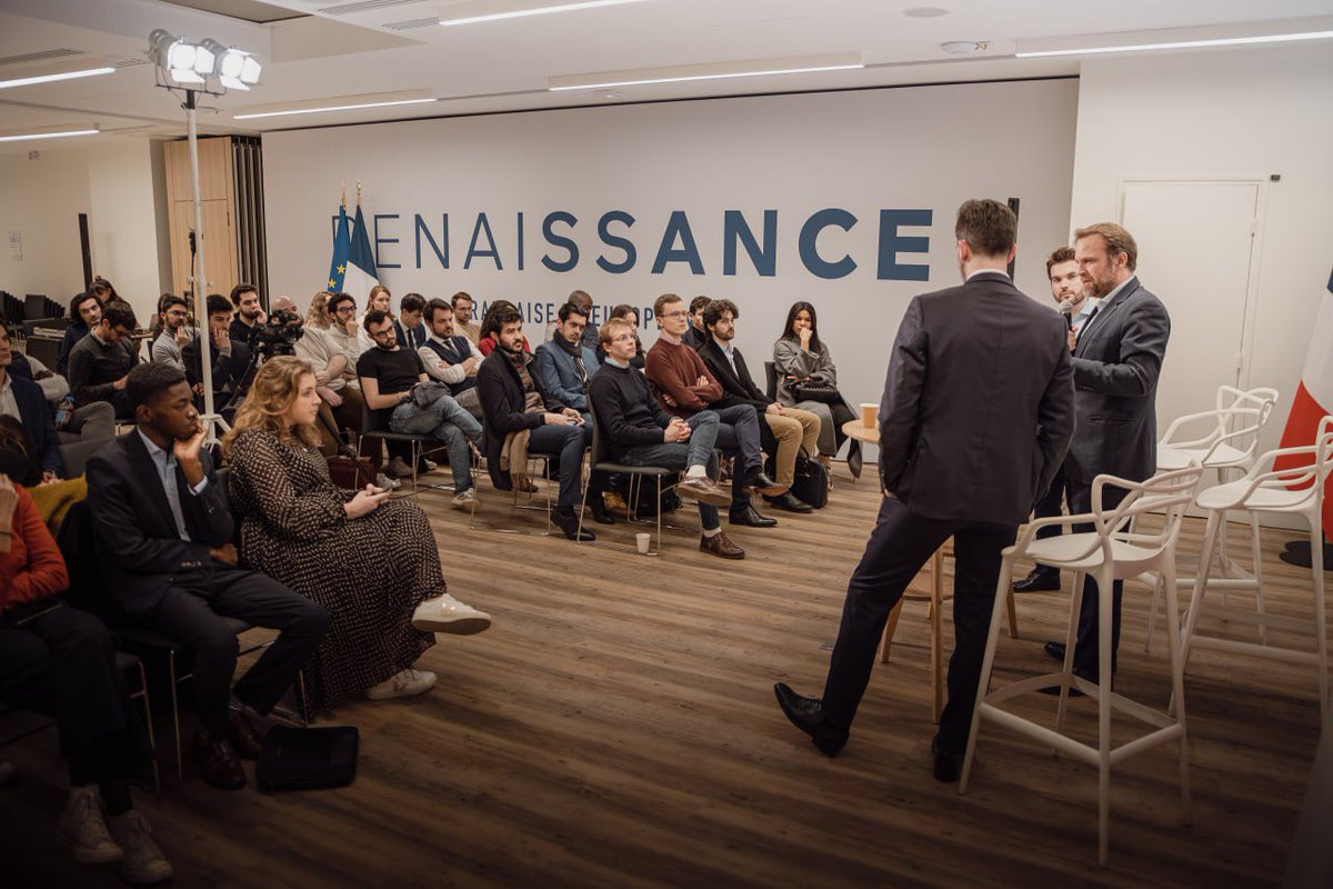 Dialogue au cordeau entre <a href="/FerracciMarc/">Marc Ferracci</a>, <a href="/loicsignor/">Loïc Signor</a> et nos adhérents sur la réforme des retraites pour connaître et défendre le projet. 

Préserver notre système par répartition, une exigence partagée.

Merci à eux deux pour cette première formation réussie !