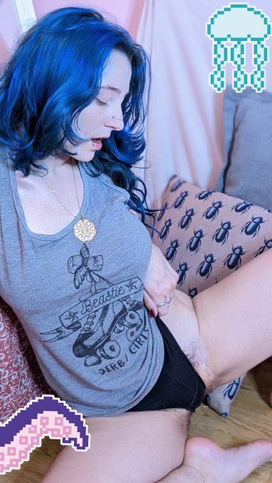 Tu passes un aussi bon lundi que moi ? 🤭💦  La suite sur mon site : https://t.co/fxl7tdqvn3 https://t