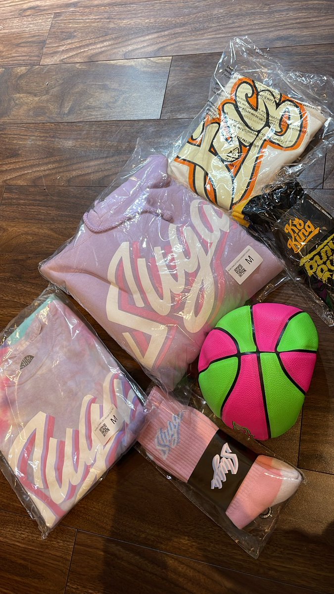 ショーン・オマリー
<a href="/SugaSeanMMA/">Sean O'Malley</a>