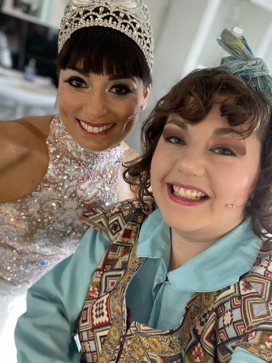 katiepritchards's tweet photo. Panto finished a month ago and I miss itttttttttttttttttttt

#GreatTimes #AmazingCast #JackAndTheBeanstalk @wtmworthing @PHApantos @DaveBensonPhill https://t.co/BRHUmQNmxa