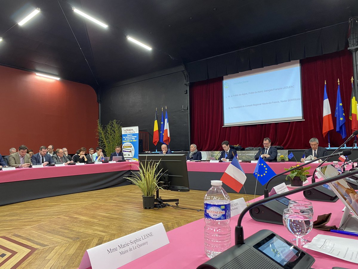 À Hirson, les services de l’État, les partenaires publics et les élus du territoire se retrouvent pour un Copil du <a href="/SambrePacte/">Pacte Sambre-Avesnois-Thiérache</a>. Le sujet essentiel, parmi d’autres, reste l’accès et la mobilité via la RN2 à 2x2 voies. Main dans la main, nous y parviendrons, pour le territoire.