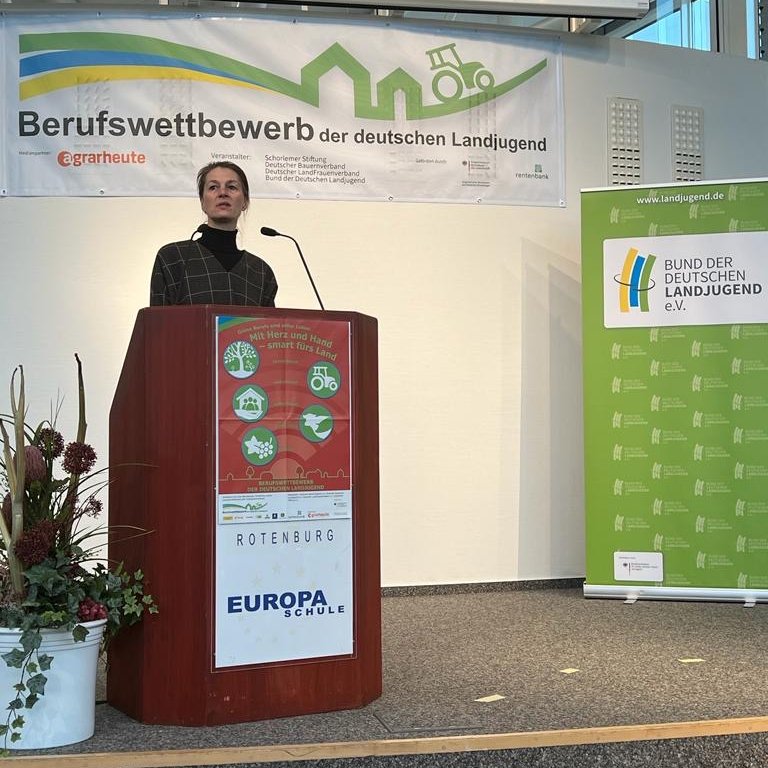 Der Berufswettbewerb des <a href="/BDLandjugend/">BDL - Bund der Deutschen Landjugend</a> für Auszubildende der Grünen Berufe ist heute in Niedersachsen gestartet. Niedersachsens Landwirtschaftsministerin <a href="/MiriamStaudte/">Miriam Staudte</a> betont das Potenzial der Nachwuchskräfte zur Transformation der Landwirtschaft hin zu mehr Nachhaltigkeit.