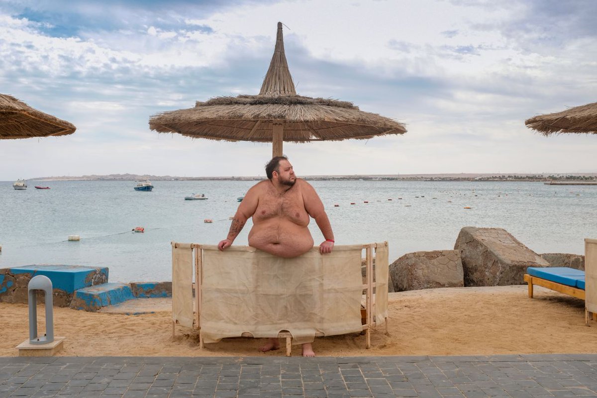 humilevskyi's tweet photo. Don't forget to like, share and comment on my project Giant! Get your prints and NFTs and join the project. #Giant #ConceptualArt #ProjectPhotography https://t.co/yb6sCo9gOH