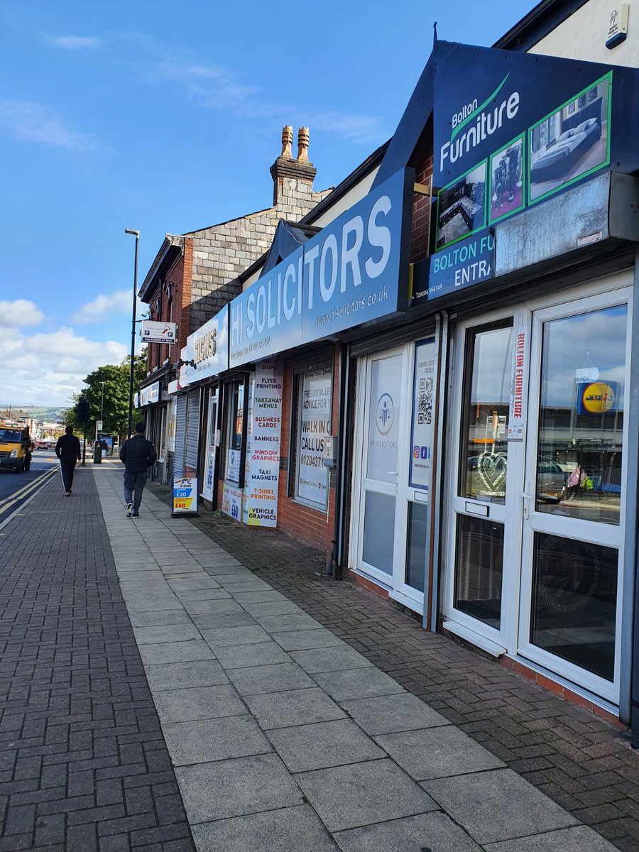 HiSolicitors's tweet image. Takeback to a warm sunny day.. ☀ 
Are you missing the #sun?

Our office is available from Monday to Friday for any appointments or queries you have. Give us a call on 01204 371414 to book yourself in.