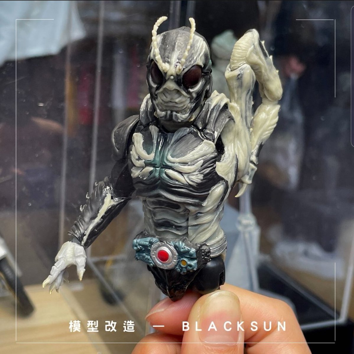 ChyFigure's tweet photo. BlackSun 黑殿樣飛蝗怪人SHF
(真膠雕) Part3

//
做完半身😎
感覺有feel😌
#香港手作  #仮面ライダーBLACKSUN #SHF 
#art #kamenriderblacksun
#kamenrider #真骨彫 #bandai 
#仮面ライダーblacksun #フルハンド彫刻 #黑殿樣飛蝗怪人 https://t.co/CsAYdsvTjs