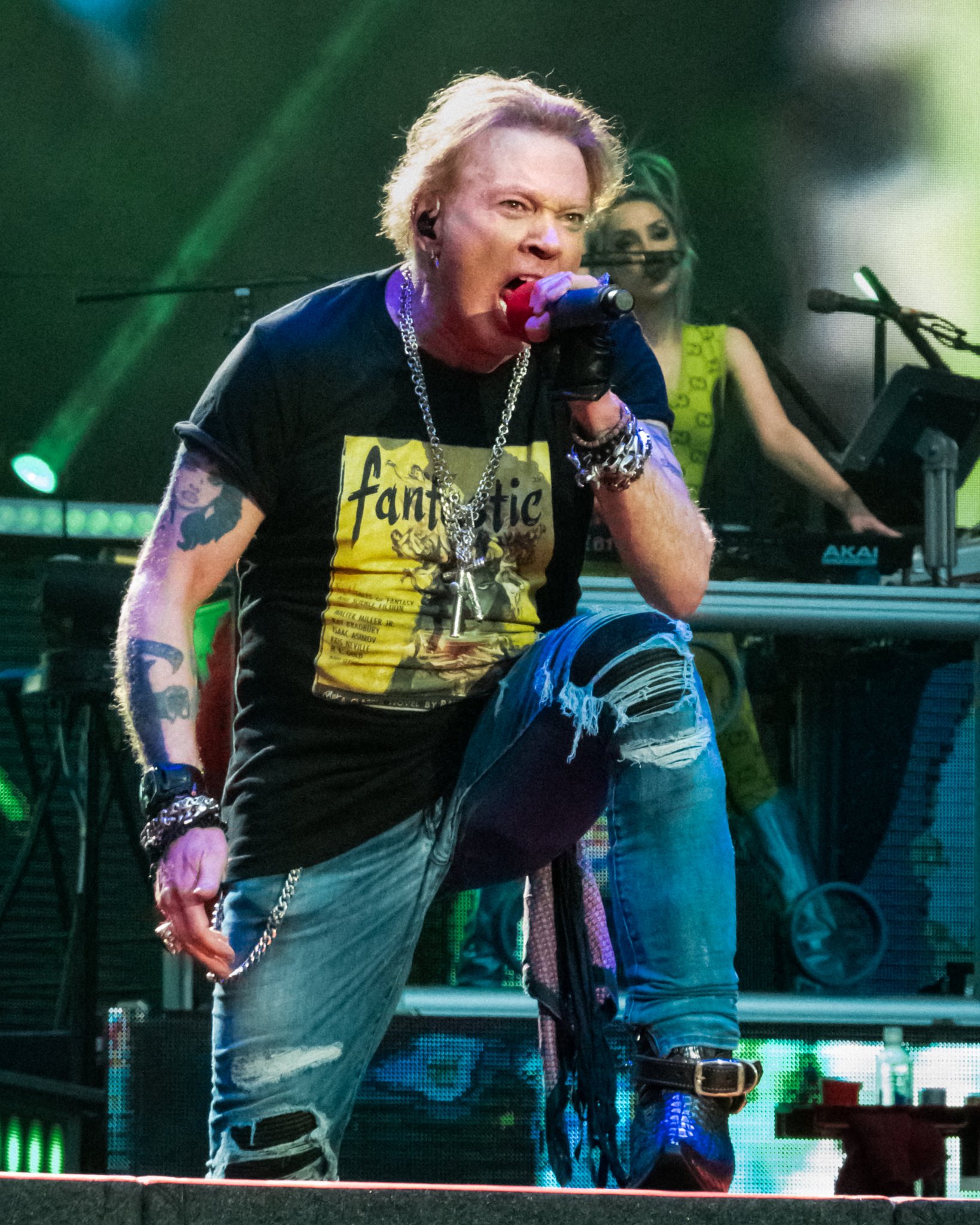 Happy Birthday to Axl Rose who turns 61 today! 