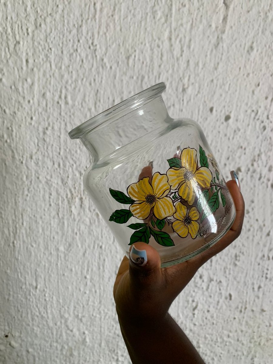 Hello 
Permettez moi de reposter mes bocaux en verre 😂
Je sais que ici sur Twitter vous avez peur de la fiabilité des produits, et c'est tout à fait normal. 
Alors le petit plus avec moi c'est que vous payez à la livraison après avoir méticuleusement inspecté l'article
1/2