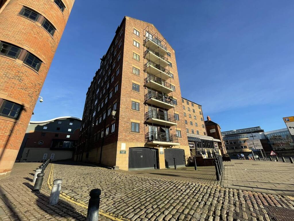 🏠 COMING SOON TO THE RENTAL MARKET 🏠

Well presented one bedroom flat located down on Newcastle Quayside. 

Keep your eyes peeled for this one! 👀

Call the office on 0191 814 1313 for more information.

#newcastlecitycentre #propertymanagement #newca… instagr.am/p/CoUTukTKbQy/