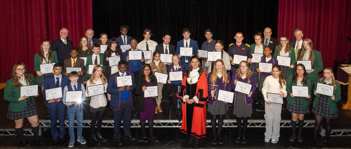 Bromley Rotary Clubs Youth Awards 2022-23 “Uplifting and joyful” says Bromley’s Mayor Proud parents, teachers, friends, local MPs, were at the L. P. Performing Arts Centre on 27 Jan to see 32 young people who had made a significant contribution to their community, receive awards