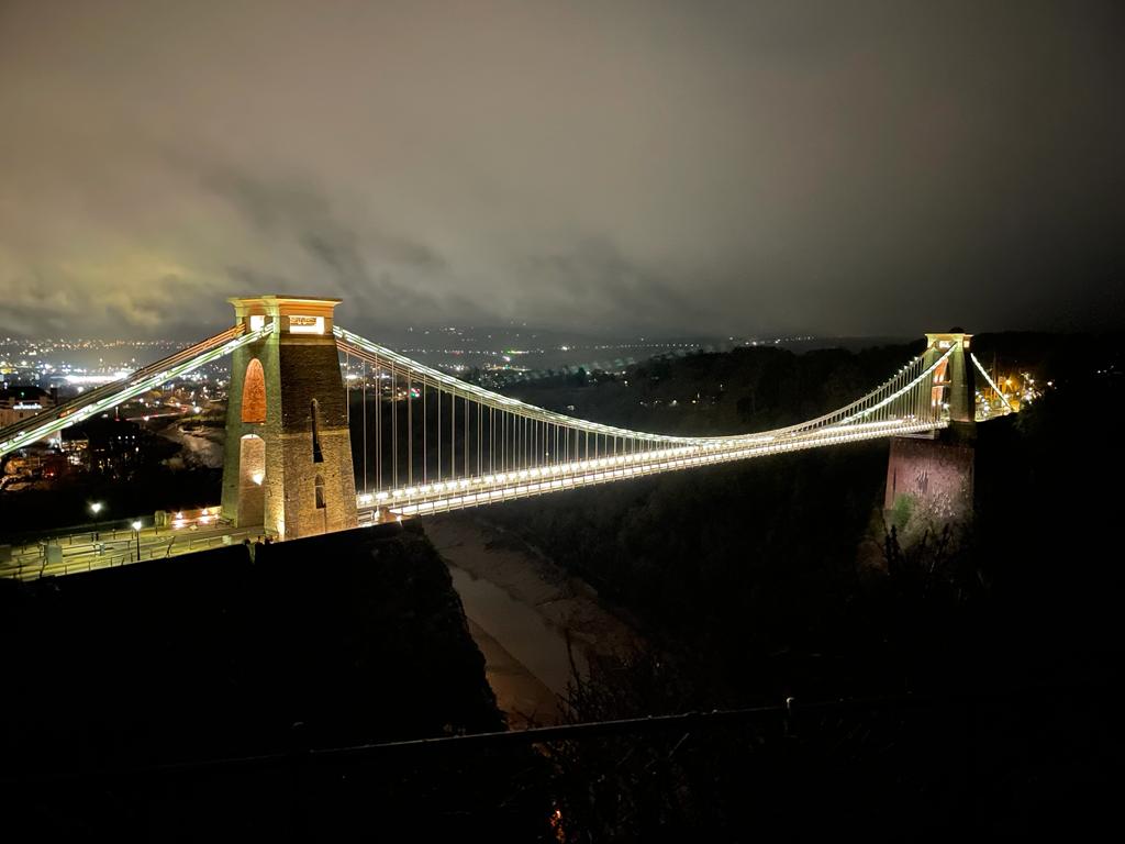 rafarsur's tweet photo. Volando sobre la garganta del Avon. Puente colgante de Clifton, de Isambard K. Brunel, en Bristol. 

#cliftonbridge #brunel #bristolbridge #suspensionbridge https://t.co/XzulQziAPw