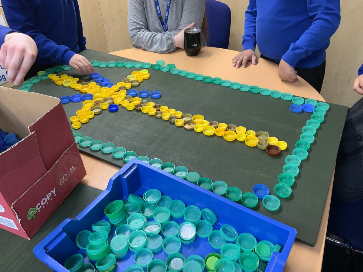 HurstKnollY4's tweet photo. We’re excited to have started our final pieces! Thank you @CarolineCoates for supporting us https://t.co/SLHeakBWxE
