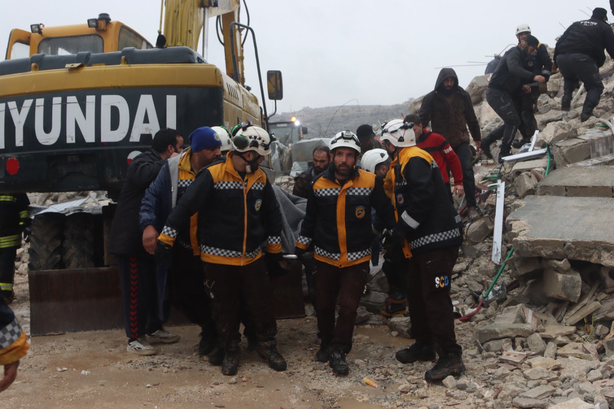 🚨URGENT FUNDRAISER🚨 A huge earthquake hit Syria this morning, already claiming 384 lives &amp; injuring hundreds more

The White Helmets first responders are on the ground searching for survivors &amp; retrieving the injured from collapsed buildings

Donate at whitehelmets.org/en/