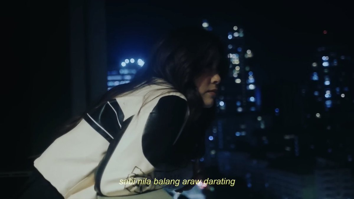 itssamiievi's tweet photo. a thread - let me share stills from the Ikaw at Sila MV 🤍 let's appreciate moimoi's film!
@moiradelatorre @OfcMoisters_ 

FILM BY MOIRA
#IkawAtSilaMV https://t.co/X5dlAvyFou