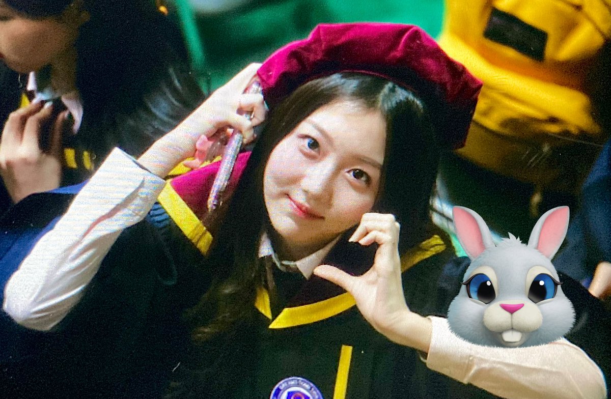y_standx04's tweet photo. 나를 위한 행복한 졸업 🎉💗

#KIMYUNSEO #김윤서 https://t.co/kCS9i8jFlG
