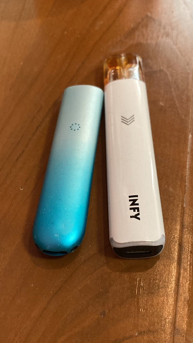 meiing1008's tweet photo. ปล่อยต่อพอต infy / relx มือ2 ราคา 420฿ ของครบทุกอย่าง infy มีตำหนิสีลอกด้านหลังแต่ดูดได้ปกติเลยคั้บ #พอตมือสอง #พอต #พอตrelx #พอตinfy #พอตราคาถูก #พอตบุหรี่ไฟฟ้า https://t.co/jcvii4EV3t