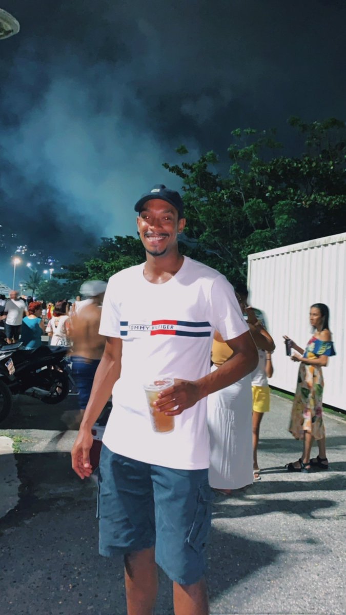 EspanhaSheik's tweet photo. Mais um ano de vida , obg meu Deus 🙏🏾🙌🏽🥳 https://t.co/7At2RGfh6D