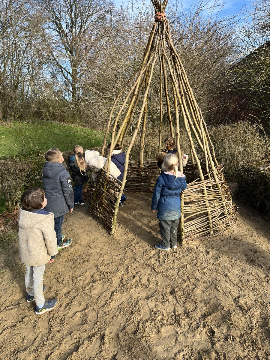 obsdehorn's tweet photo. Prachtige hut voor de kinderen. ☀️ https://t.co/Gt9Vm93hO8