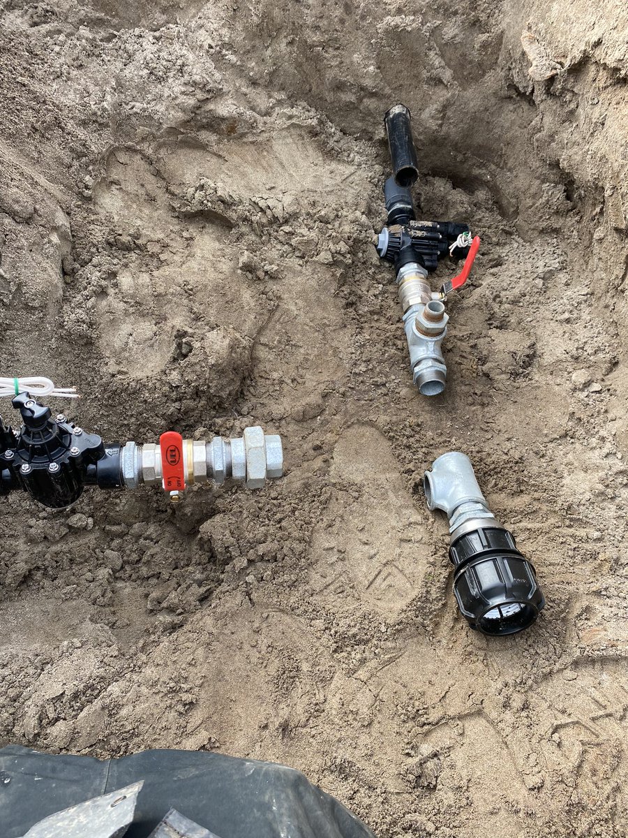 SolutionsMcc's tweet image. Another busy week for the MCC team @CruitGolf where we installed more 63mm mainline pipe work and @CountySligoGC  connecting up some tee and green valve boxes to the newly mole ploughed 90mm mainline. @HunterGolf_UK @RainBirdGolf @Cruitislandgre1 @GolfSligo #golf #water