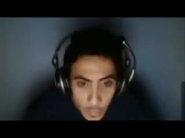 ihajsu's tweet photo. بدوام انا مطفيه اللمبات عشان يحسبوني اخذ راحه ولايزعجوني واتابع بث بيكهيون براحه https://t.co/gyYUkHMWl7