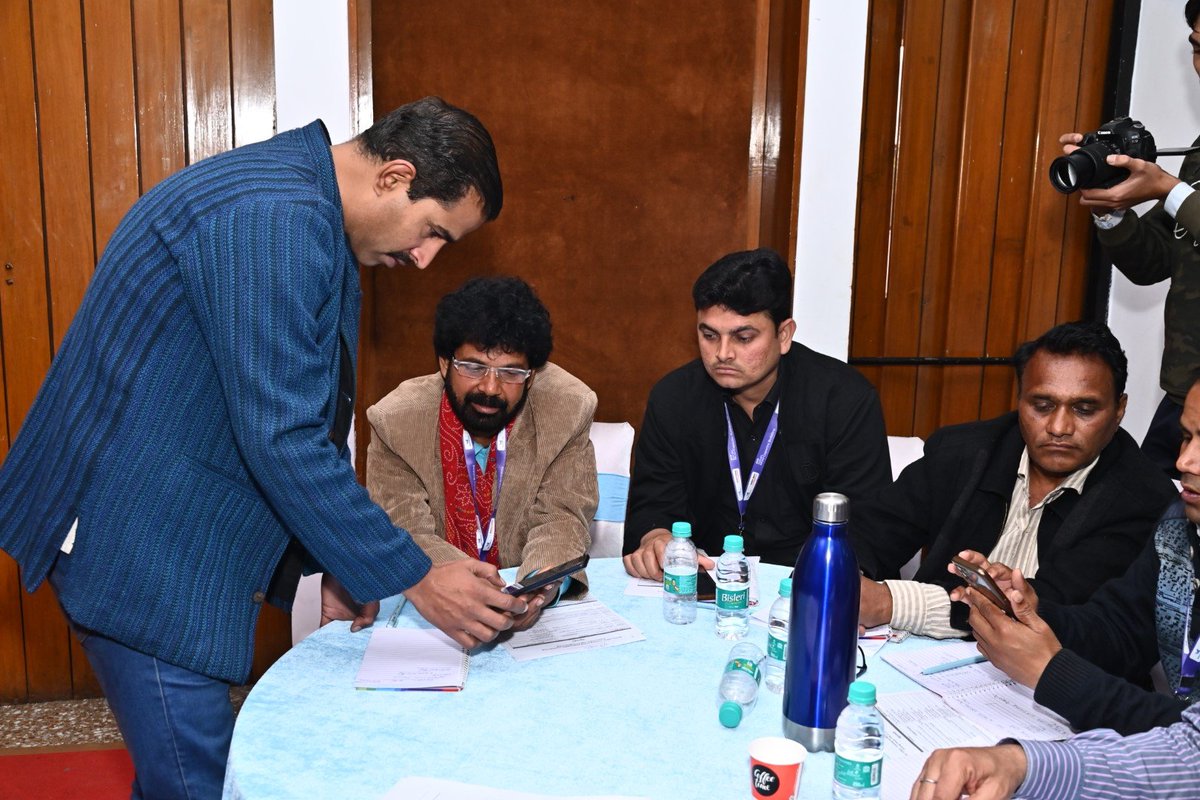 VYKIndia's tweet image. The basics of report designing, writing reports from the target audience's perspective, project key performance indicators, elements of report and free cost of tools available to create reports were discussed during the session. #ProjectSASHAKT #ngogovernance #ngodevelopment