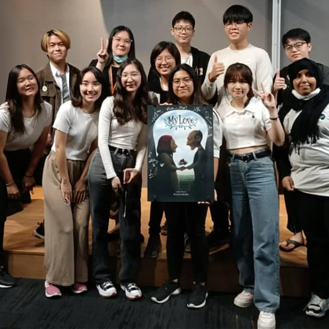 BananabarnP's tweet photo. Throwback to CGX where our film was premiered to the selected few. 

We hope that the audience present on that day got to enjoy the films premiered during the event!

Here we have few of the many people who worked hard for our short film that were present during the event! https://t.co/Lhp6ZCORN7