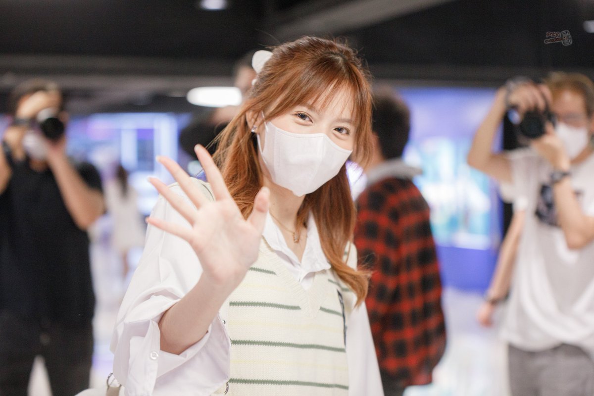 pkj48's tweet photo. เจ้าของวันเกิดแสนน่ารัก 💖
#PancakeBNK48 #BNK48 https://t.co/BPuFfyKyKb