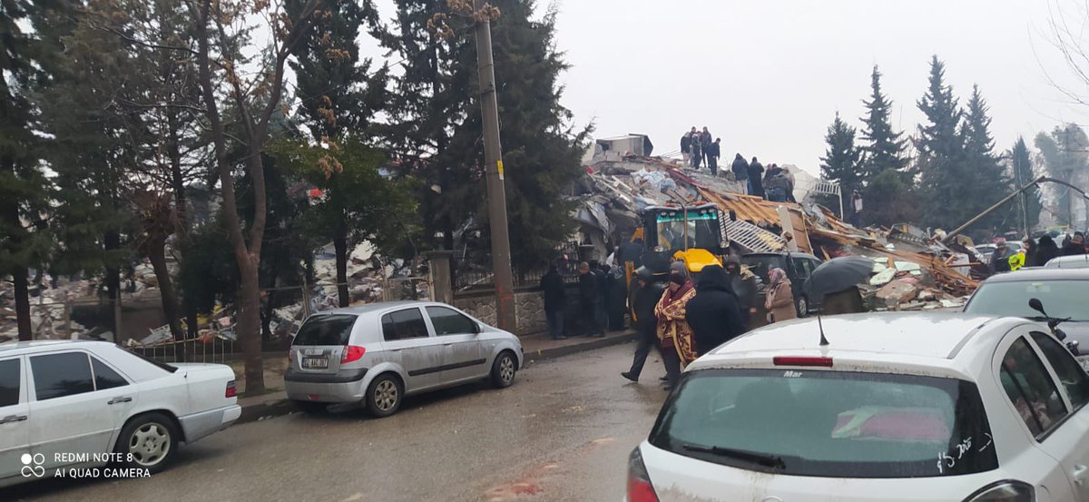 seyma_cankaya's tweet photo. @ihtiyacharitasi Körler Derneği Arkası Merkez Adıyaman Emine ve Recep Özgüven halamların olduğu bina yıkıldı. Göçük altındalar. https://t.co/tlX51T9CJp https://t.co/Hkd6fequC0