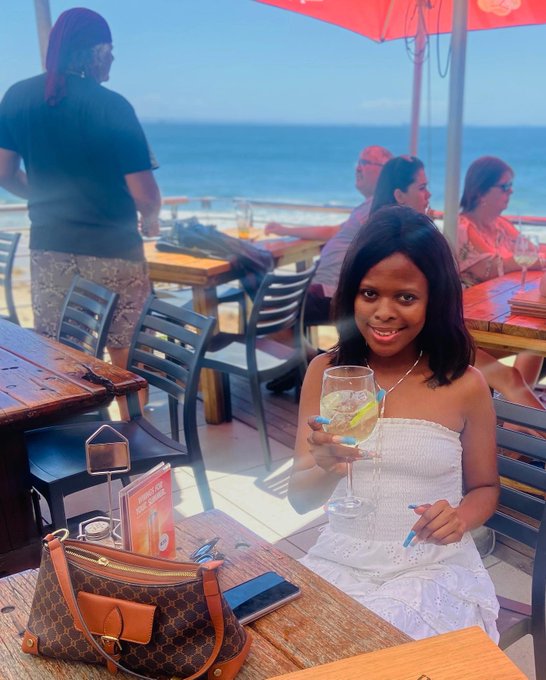 Sunday well spent 🤍💙 https://t.co/0aLgyTt0gV<a href="/tag/cocacola"class="tags"><span>#cocacola</span></a><a href="/tag/cocacolacreations"class="tags"><span>#cocacolacreations</span></a>