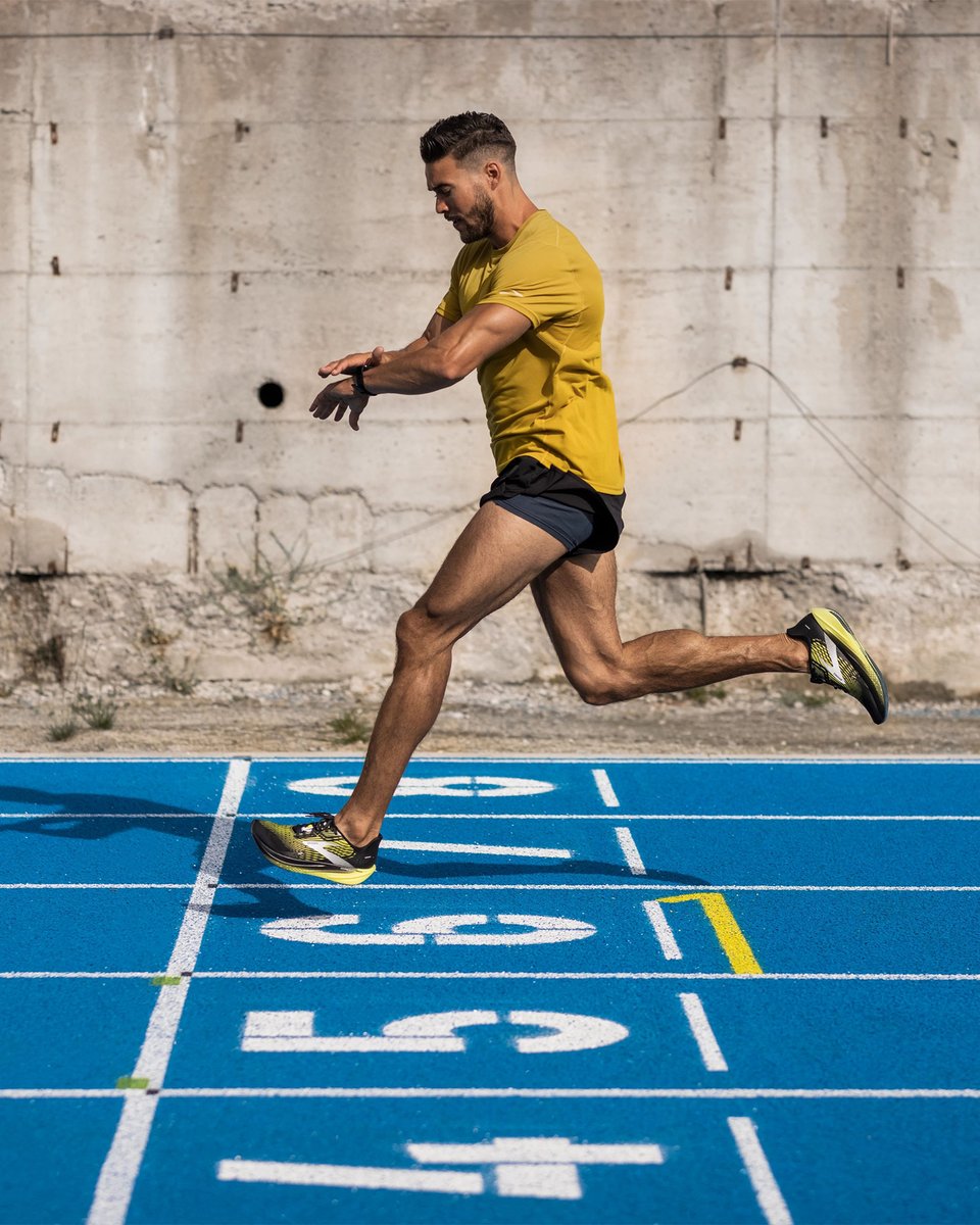 This is your Monday morning reminder to run happy! 💙 Get ready to crush those running workouts this week...you've got this 💪🙌 #mondaymotivation 

#runhappy #brooksrunninguk #findyourrun #itsyourun #runningcommunity #running
