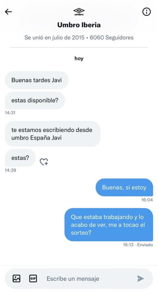 fjavieruizlara's tweet photo. Ni 1h y 30 minutos tarde en responder, ellos 2 días han tardado en darme respuesta. Ya es que no son capaces de vender camisetas a 65€ sin que se les caiga el escudo en el primer lavado, sino que ademas no saben ni hacer un sorteo @RayoVallecano @UmbroIberia https://t.co/nsYVGDNr8y