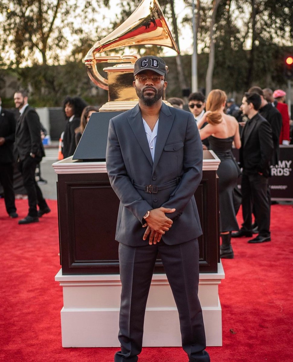 fallyipupa01's tweet photo. 👑🦅 65th Annual Grammy Awards 🎶 https://t.co/BdNIIR9jfF