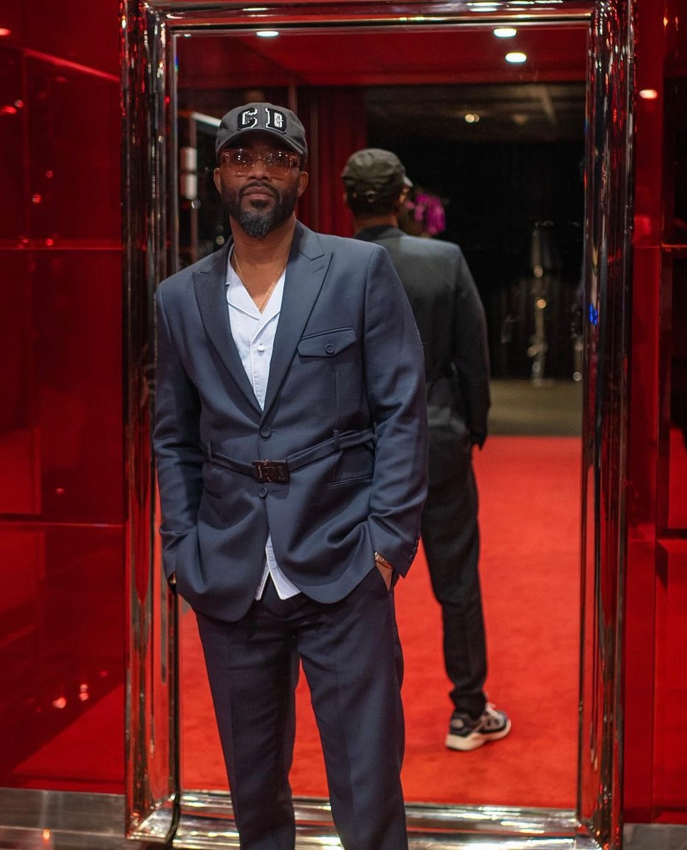 fallyipupa01's tweet photo. 👑🦅 65th Annual Grammy Awards 🎶 https://t.co/BdNIIR9jfF