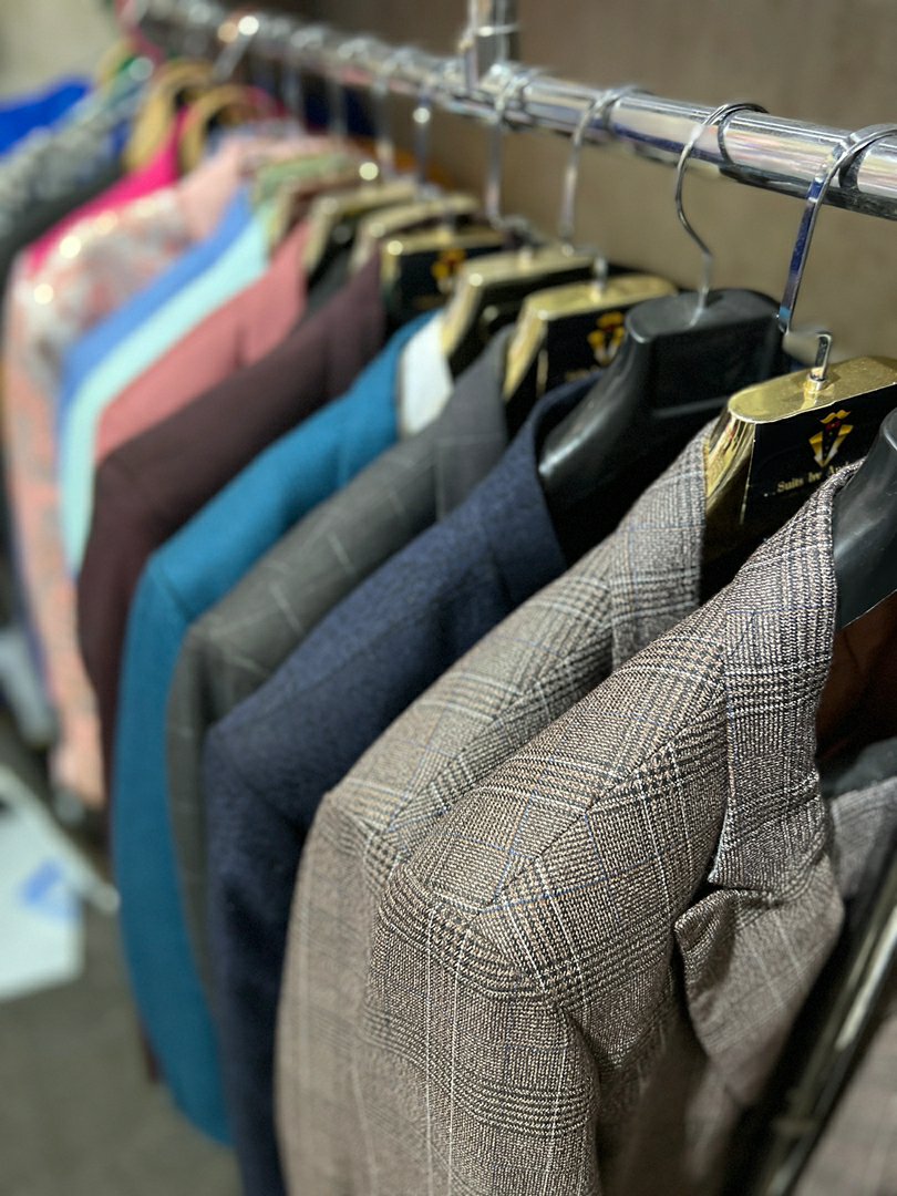 kamoga_pius's tweet photo. Pass at @Suits_by_andrew now and get good Tailored suits at a good price
#SuitsByAndrew
#GraduationSale https://t.co/fAkN4gCBzn