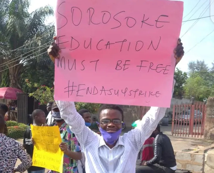 The #StudentsLoan Bill represents the institutionalization of #Education commercialization. #OpEd by <a href="/AyowoleSanyaolu/">JuwonSanyaolu</a>
#AfrikanDignity #AfrikanRevolution #Gbajabiamila #FreeEducation #Nigeria #PredatoryAfrikanElites #SpinelessAfrikanPoliticians #Students

ubuntutimes.com/?p=7320