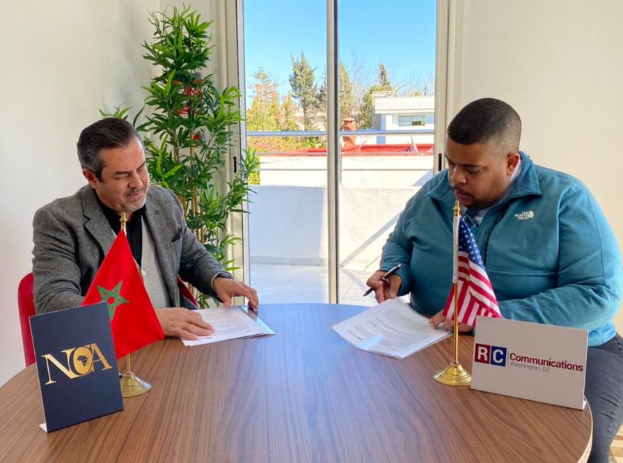 Signature par M. <a href="/OmarDahbi/">Omar Dahbi</a> et M. <a href="/TalesDarkSide/">Calvin Dark - كالفين دارك</a> d'une convention de coopération entre <a href="/newscomafrica/">NCA Holding</a> et l’agence américaine <a href="/RCCommsDC/">RC Communications</a> basée à Washington, visant la création de projets de #communication et le développement d'activités relatives au #marketing d'influence