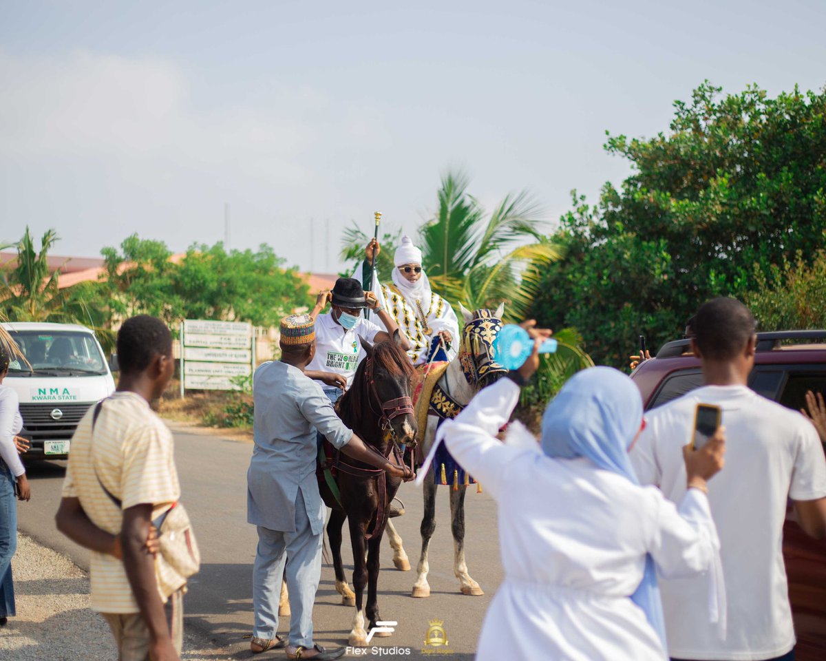 beejay_enigma's tweet photo. It’s the final year week and it’s Rally day. Had to just tap into my heritage and have a victory lap for being in school for some 9 years now. MB;BS in the bag in a little bit 💯🐎 https://t.co/JriLGucgIK